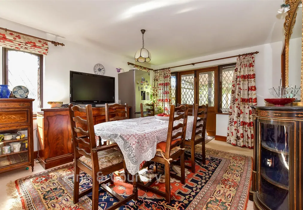 Dining Room - Birchwood Avenue, Southborough, Kent - Wards of Kent