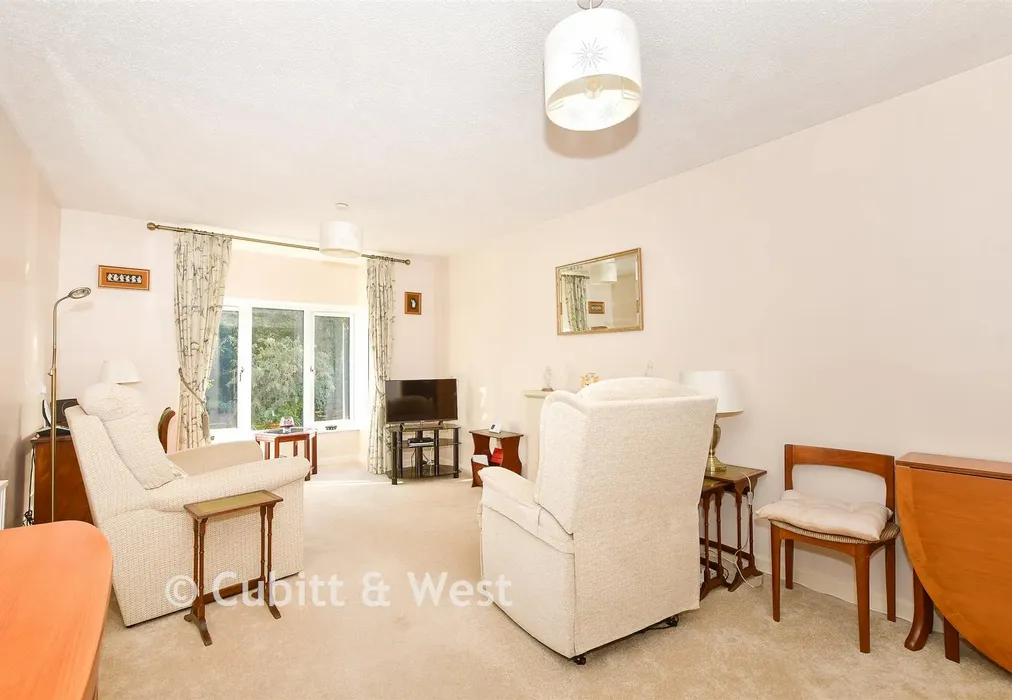 Lounge/Dining Room - Jasmine Court, Horsham, West Sussex - Wards of Kent