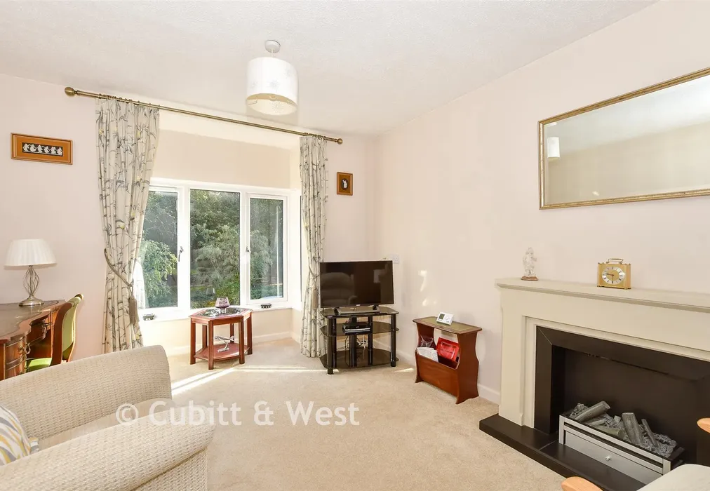 Lounge/Dining Room - Jasmine Court, Horsham, West Sussex - Wards of Kent