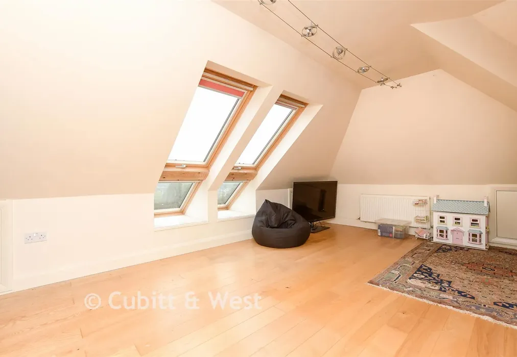 Bedroom 4 - Rural Way, Redhill, Surrey - Wards of Kent