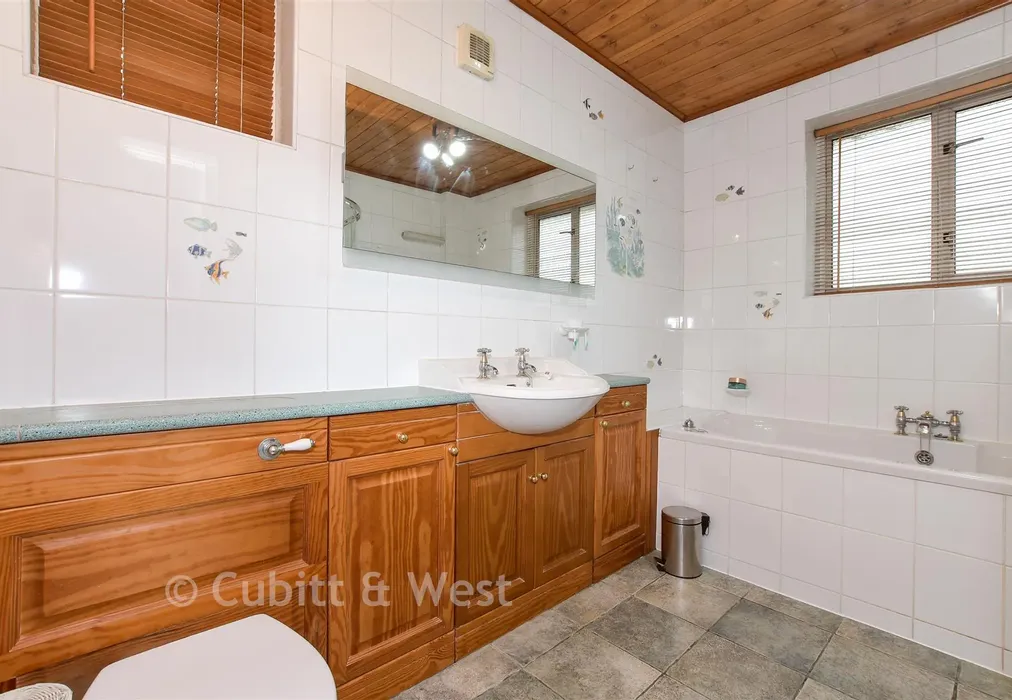 Bathroom - Rural Way, Redhill, Surrey - Wards of Kent