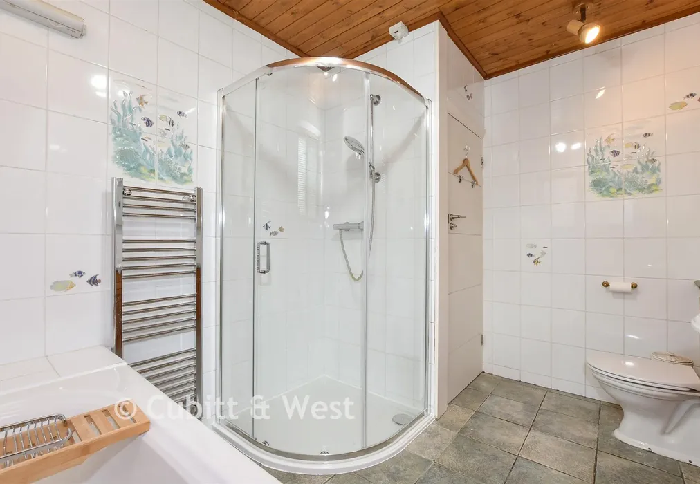 Bathroom - Rural Way, Redhill, Surrey - Wards of Kent