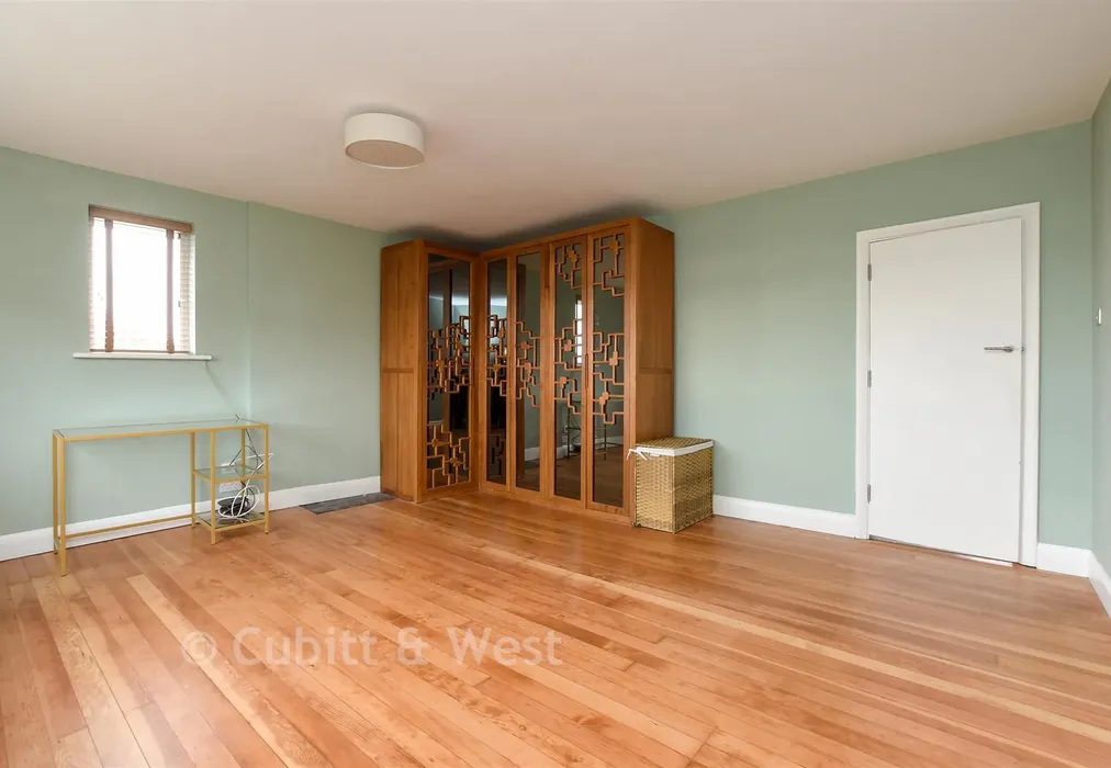 Bedroom 1 - Rural Way, Redhill, Surrey - Wards of Kent