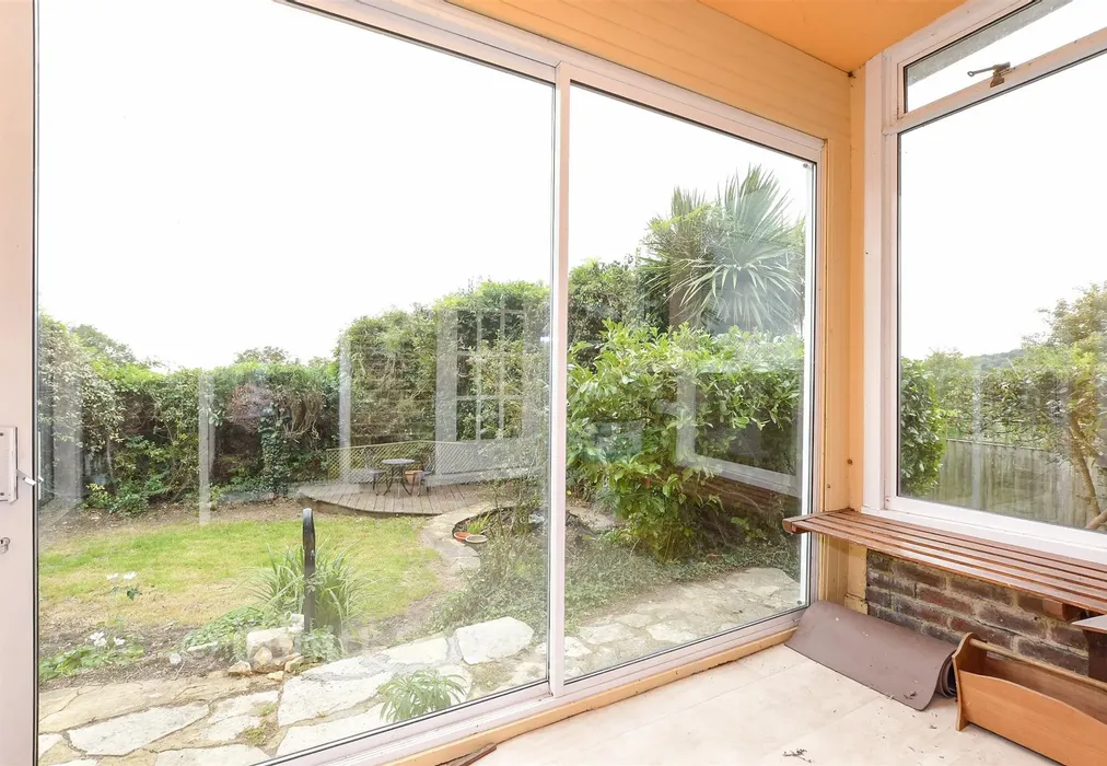 Sun Room - Rural Way, Redhill, Surrey - Wards of Kent