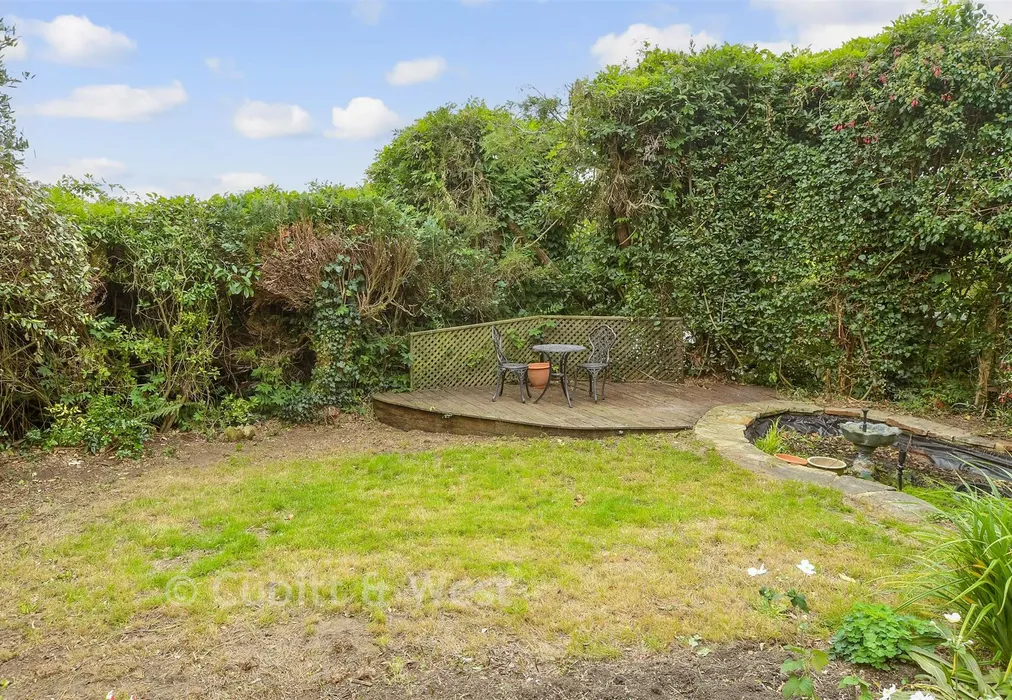 Front Garden - Rural Way, Redhill, Surrey - Wards of Kent