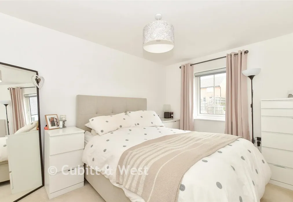 Bedroom 1 - Massey Way, Haywards Heath, West Sussex - Wards of Kent