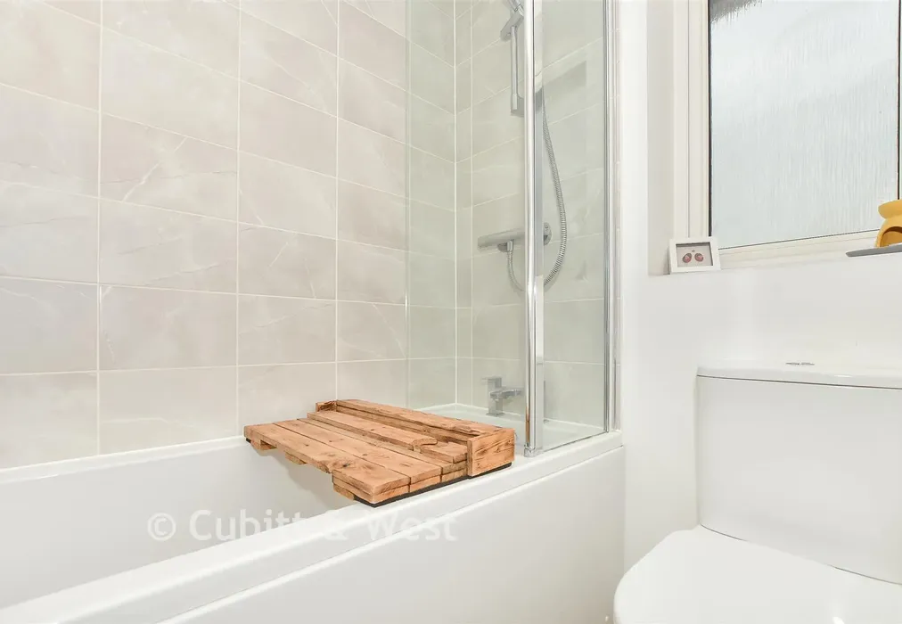 Bathroom - Massey Way, Haywards Heath, West Sussex - Wards of Kent