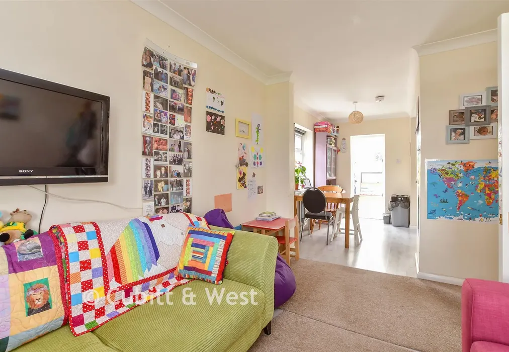 Lounge - Downsview Avenue, Woodingdean, Brighton, East Sussex - Wards of Kent
