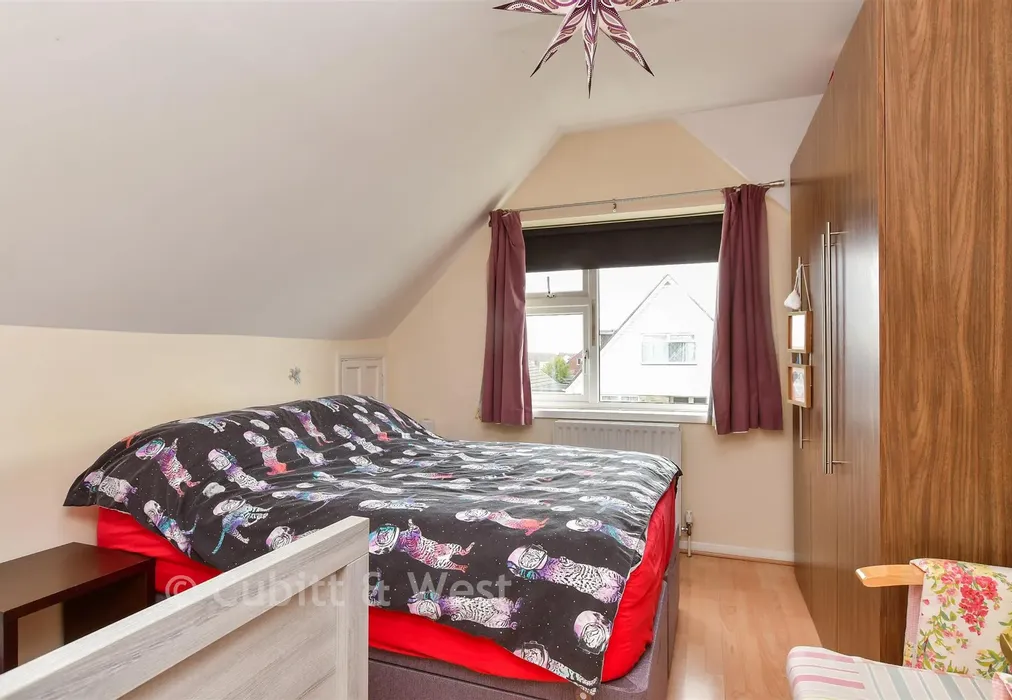 Bedroom 1 - Downsview Avenue, Woodingdean, Brighton, East Sussex - Wards of Kent