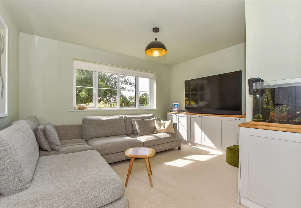 Snug - Forson Close, Tenterden, Kent - Wards of Kent