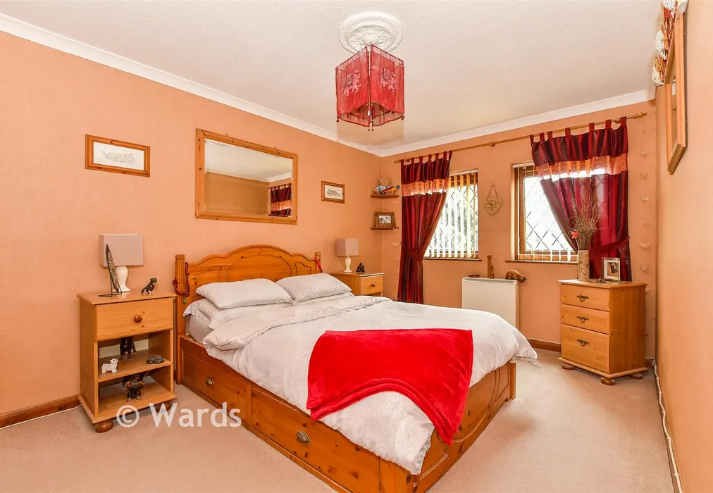 Bedroom 1 - Hunton Road, Chainhurst, Marden, Kent - Wards of Kent