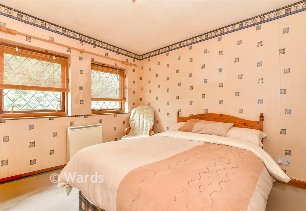 Bedroom 2 - Hunton Road, Chainhurst, Marden, Kent - Wards of Kent