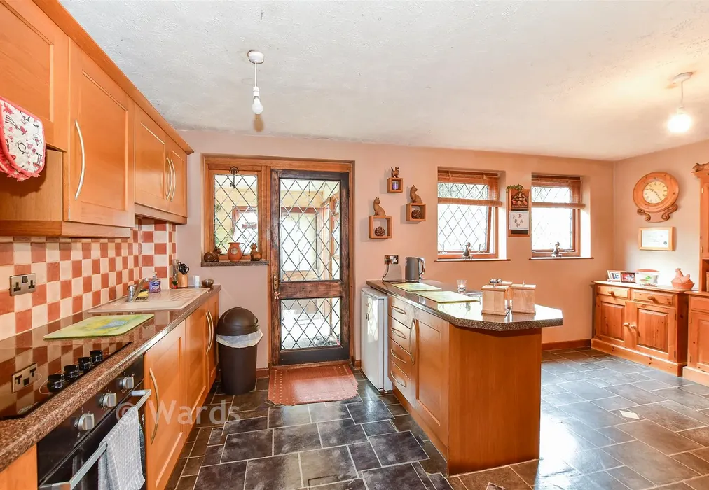 Kitchen/ Diner - Hunton Road, Chainhurst, Marden, Kent - Wards of Kent