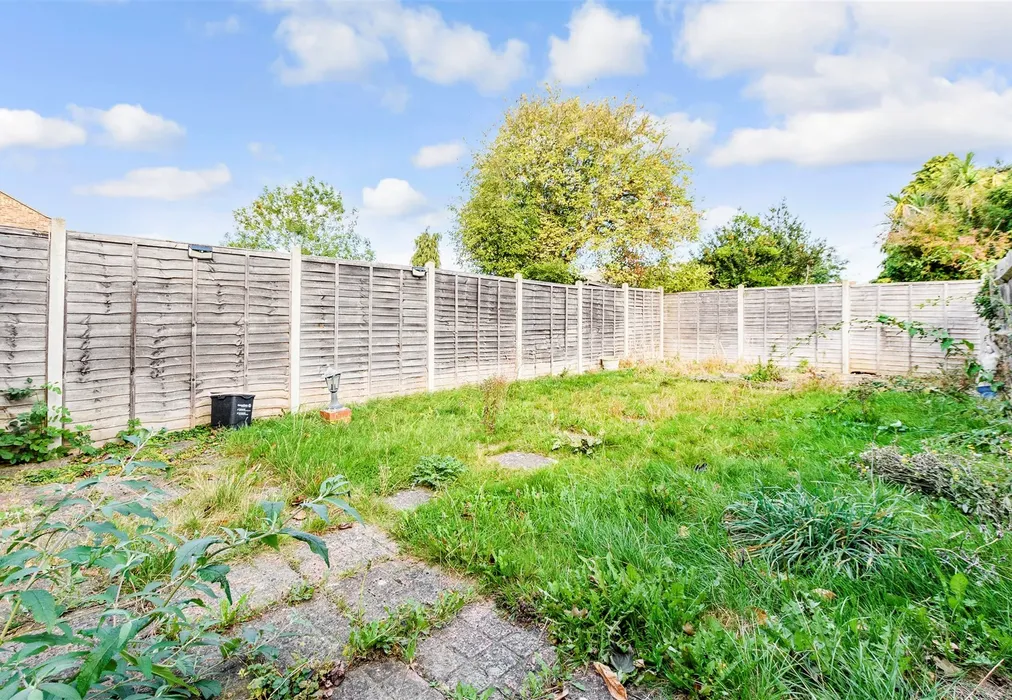 Rear Garden - Winters Croft, Gravesend, Kent - Wards of Kent