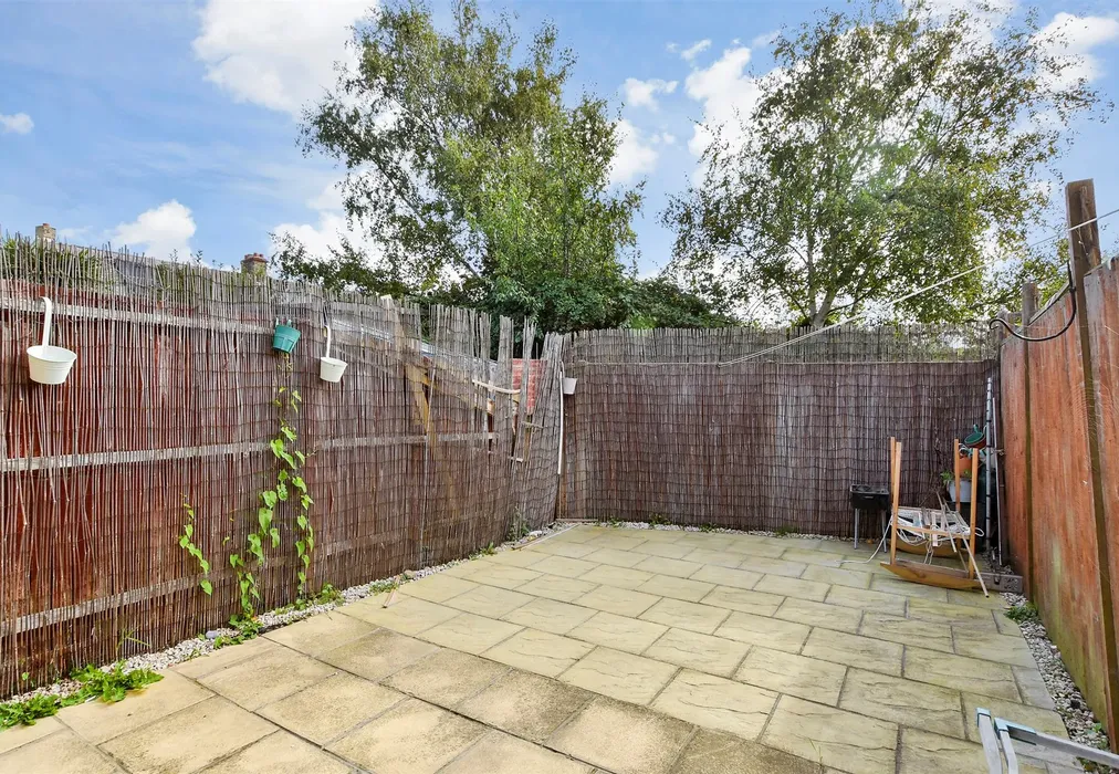 Rear Garden - Northwall Mews, Deal, Kent - Wards of Kent