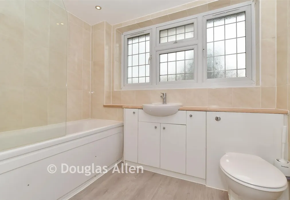 Bathroom - Abbs Cross Gardens, Hornchurch, Essex - Wards of Kent