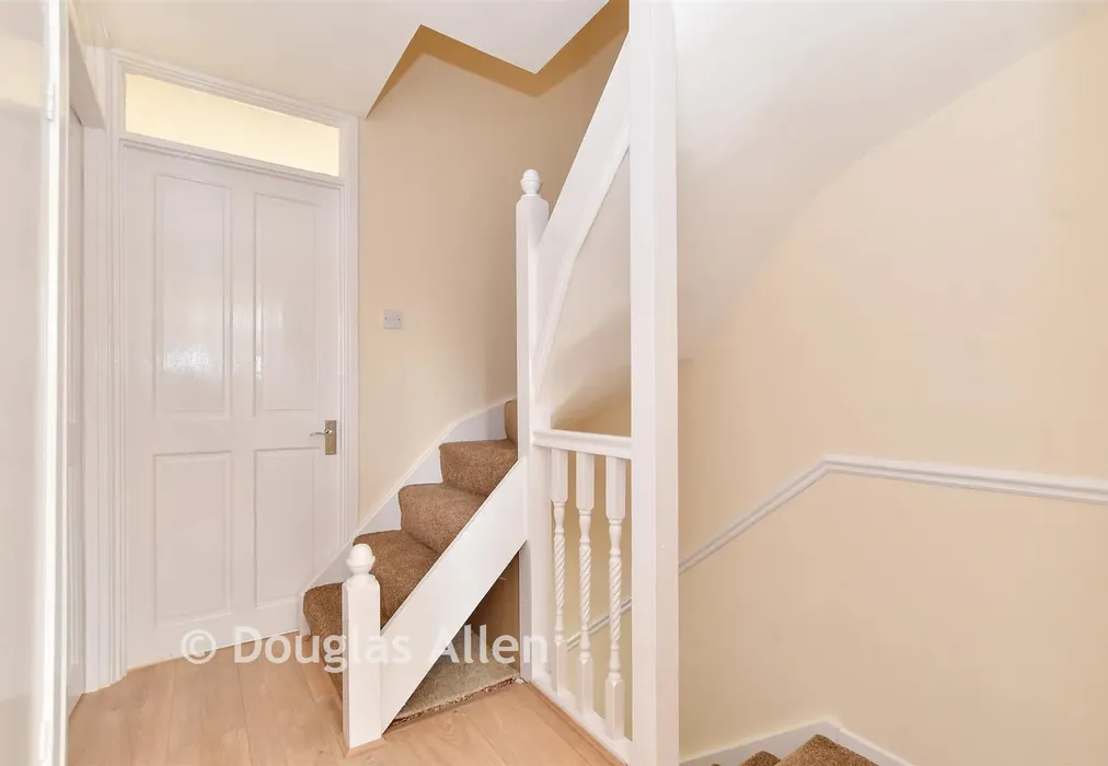 Landing - Abbs Cross Gardens, Hornchurch, Essex - Wards of Kent