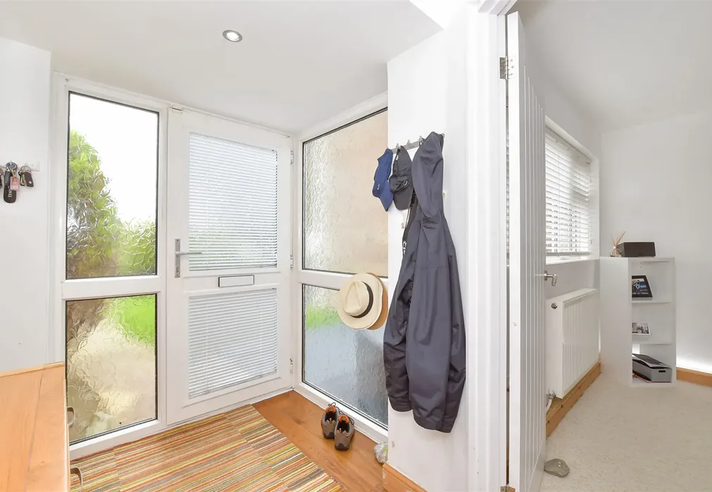 Hallway - Pryors Green, Bognor Regis, West Sussex - Wards of Kent