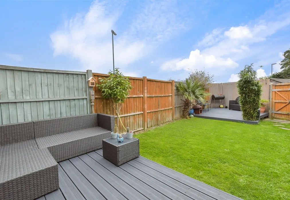 Rear Garden - Pryors Green, Bognor Regis, West Sussex - Wards of Kent