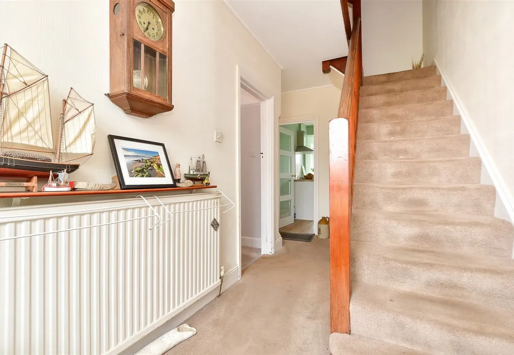 Internal Lifestyle Photograph - Lucerne Road, Shanklin, Isle of Wight - Wards of Kent