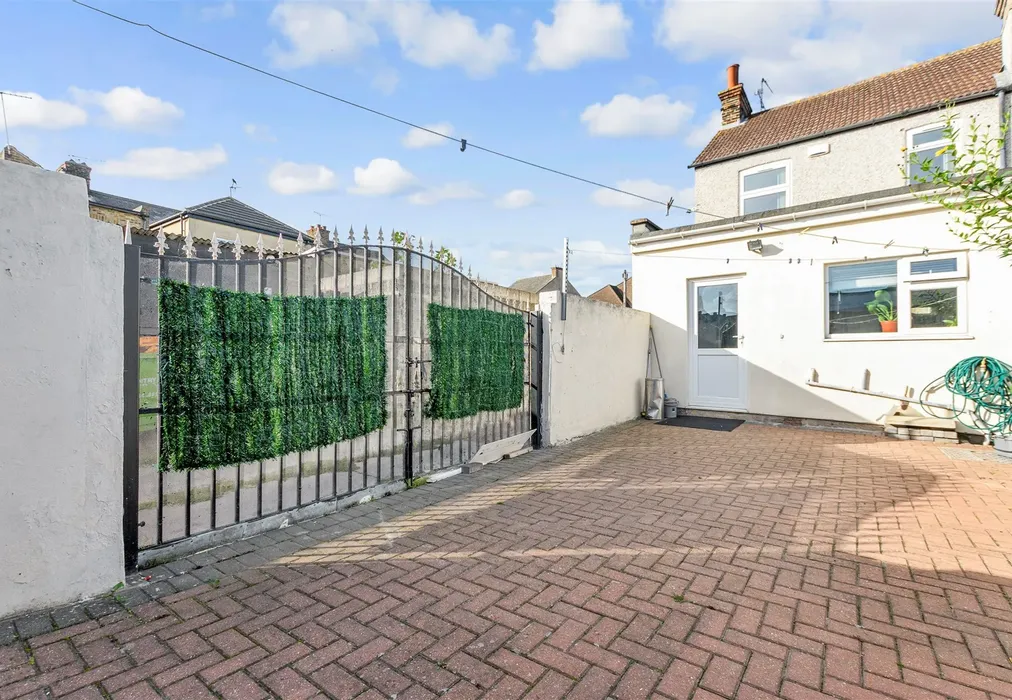 Driveway/Parking - Brook Road, Northfleet, Gravesend, Kent - Wards of Kent