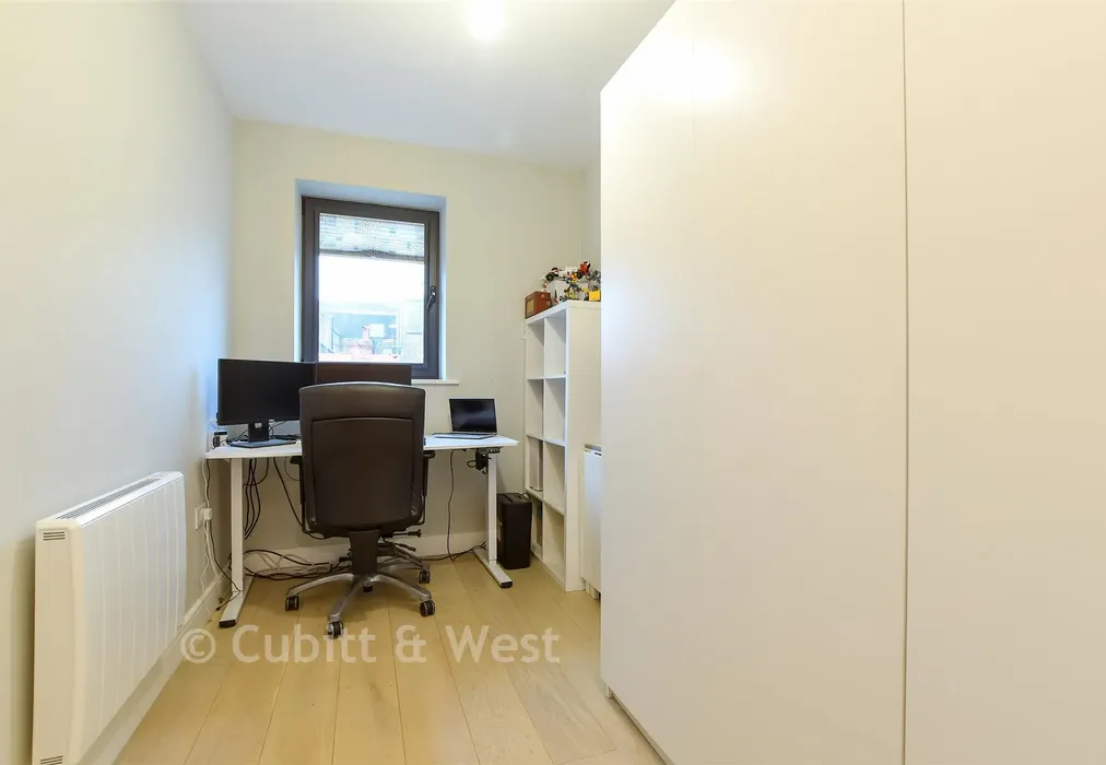 Bedroom 2/Home Office - High Street, Dorking, Surrey - Wards of Kent