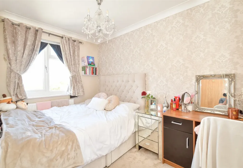 Bedroom 4 - Wellington Gardens, Chichester, West Sussex - Wards of Kent