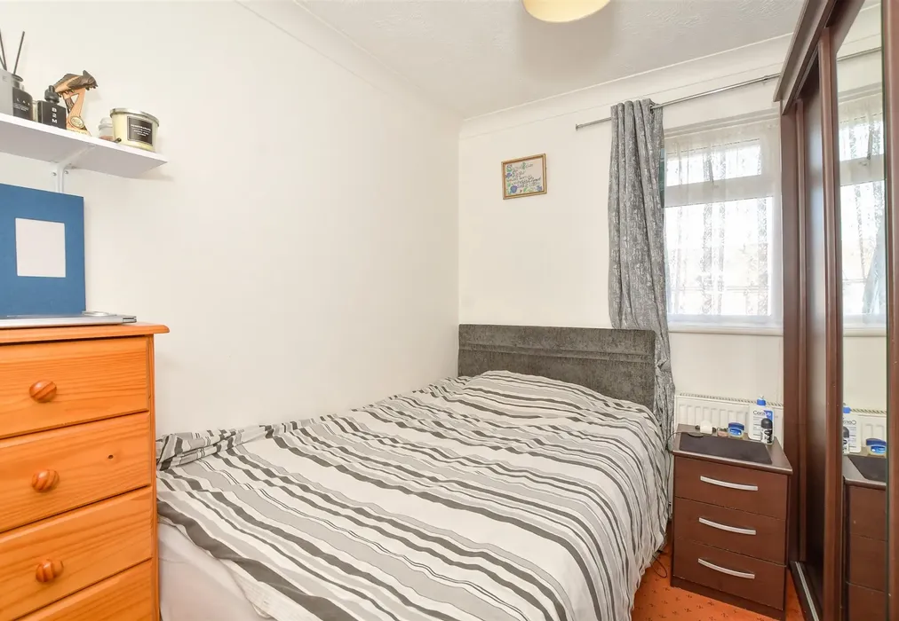 Bedroom 5 - Wellington Gardens, Chichester, West Sussex - Wards of Kent