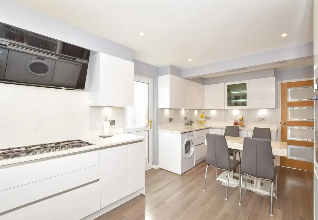 Kitchen/ Breakfast Room - Wellington Gardens, Chichester, West Sussex - Wards of Kent