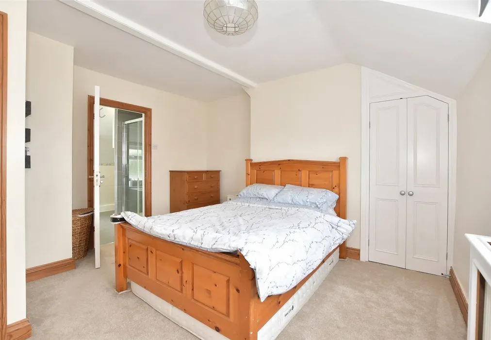 Bedroom 1 - Cross Road, Walmer, Deal, Kent - Wards of Kent