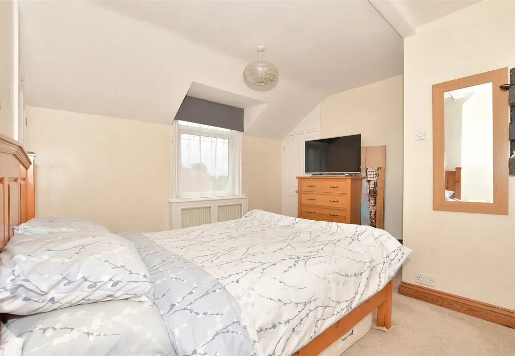 Bedroom 1 - Cross Road, Walmer, Deal, Kent - Wards of Kent