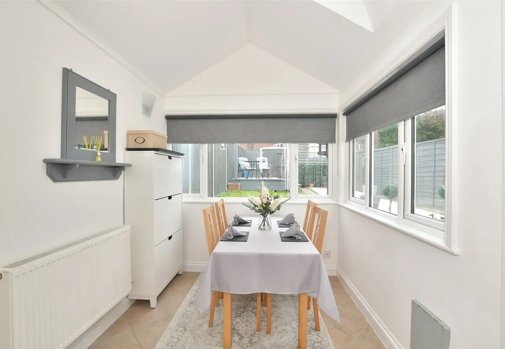 Dining Room - Cross Road, Walmer, Deal, Kent - Wards of Kent
