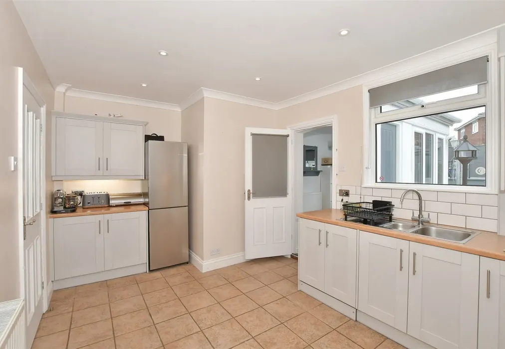 Kitchen - Cross Road, Walmer, Deal, Kent - Wards of Kent