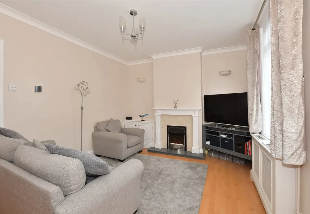 Lounge - Cross Road, Walmer, Deal, Kent - Wards of Kent
