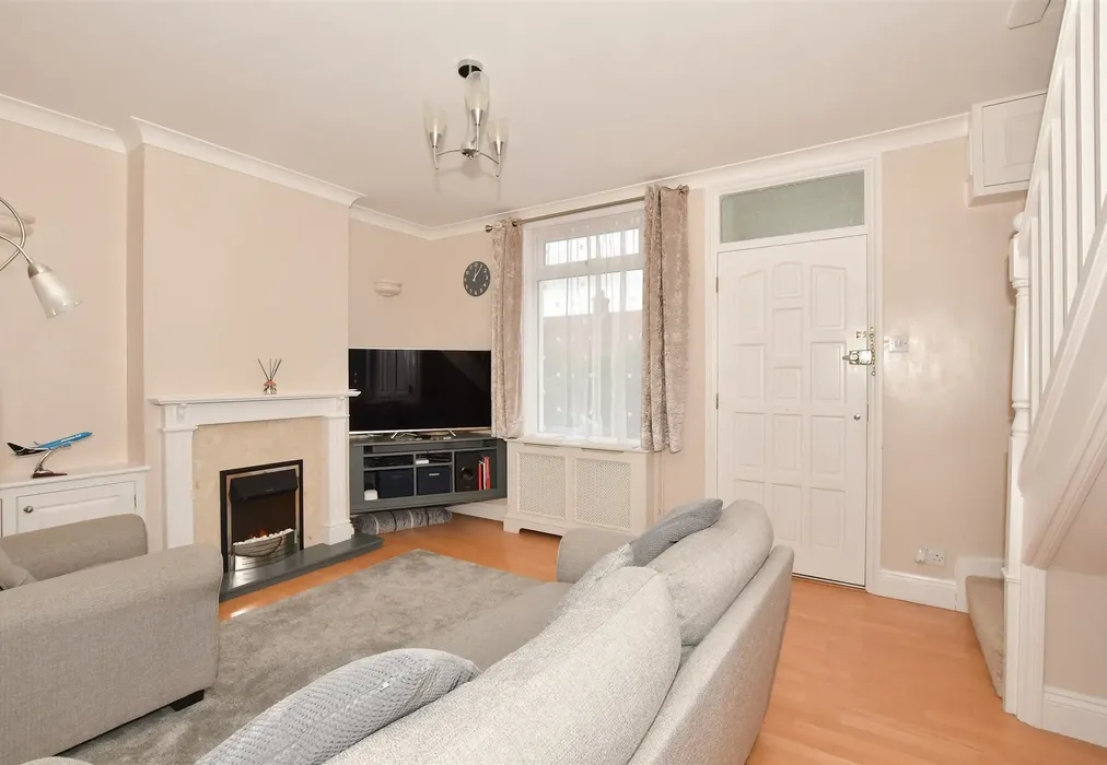 Lounge - Cross Road, Walmer, Deal, Kent - Wards of Kent
