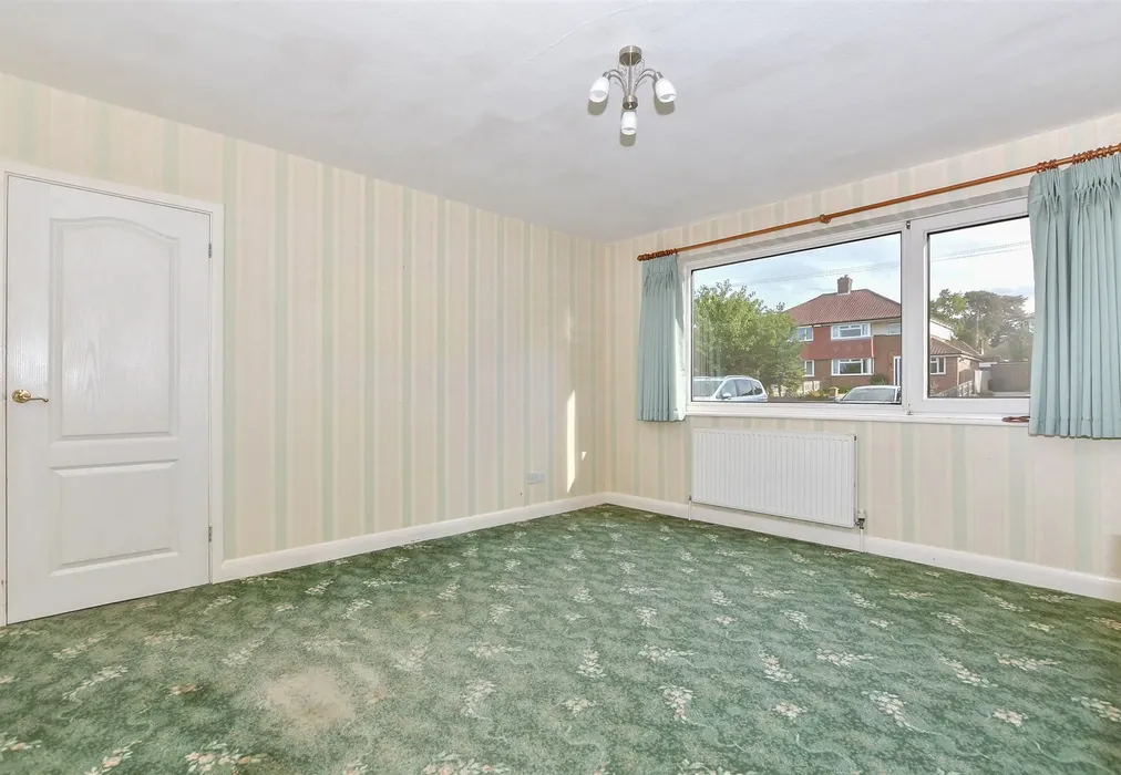 Lounge - Knowle Road, Penenden Heath, Maidstone, Kent - Wards of Kent