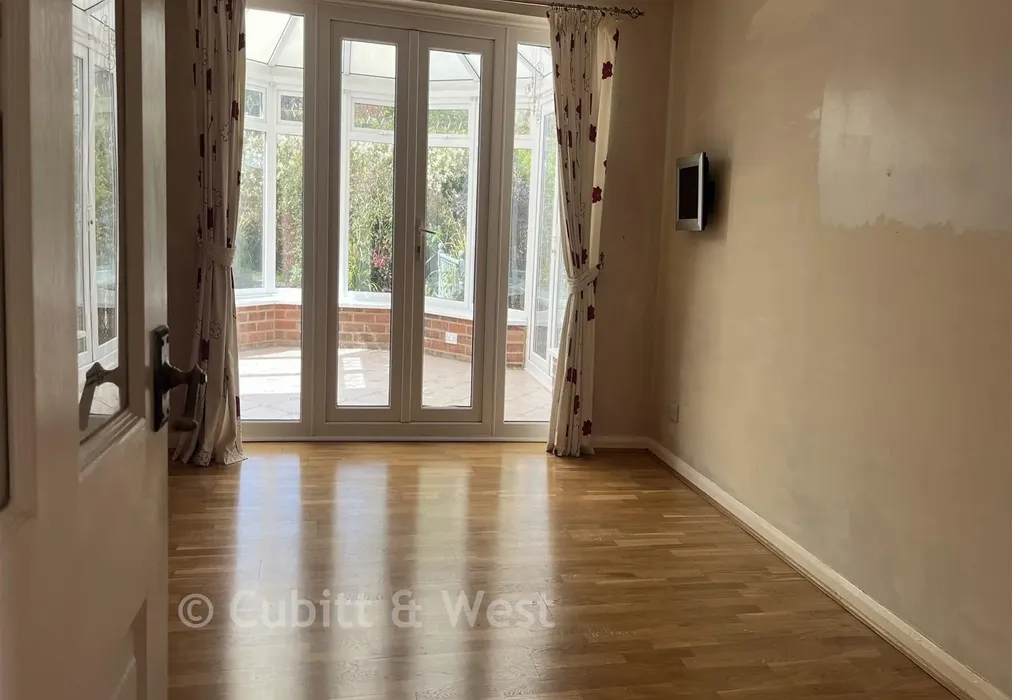 Lounge - Rectory Close, Ewhurst, Cranleigh, Surrey - Wards of Kent
