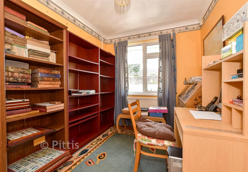 Study - Thornton Manor Drive, Ryde, Isle of Wight - Wards of Kent
