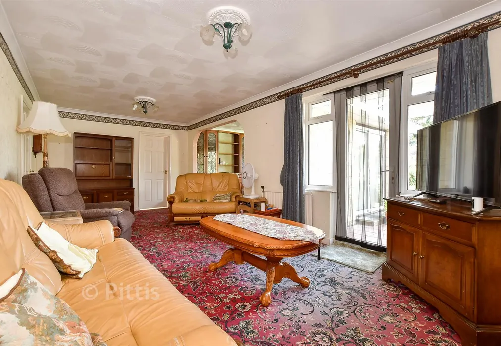 Lounge - Thornton Manor Drive, Ryde, Isle of Wight - Wards of Kent