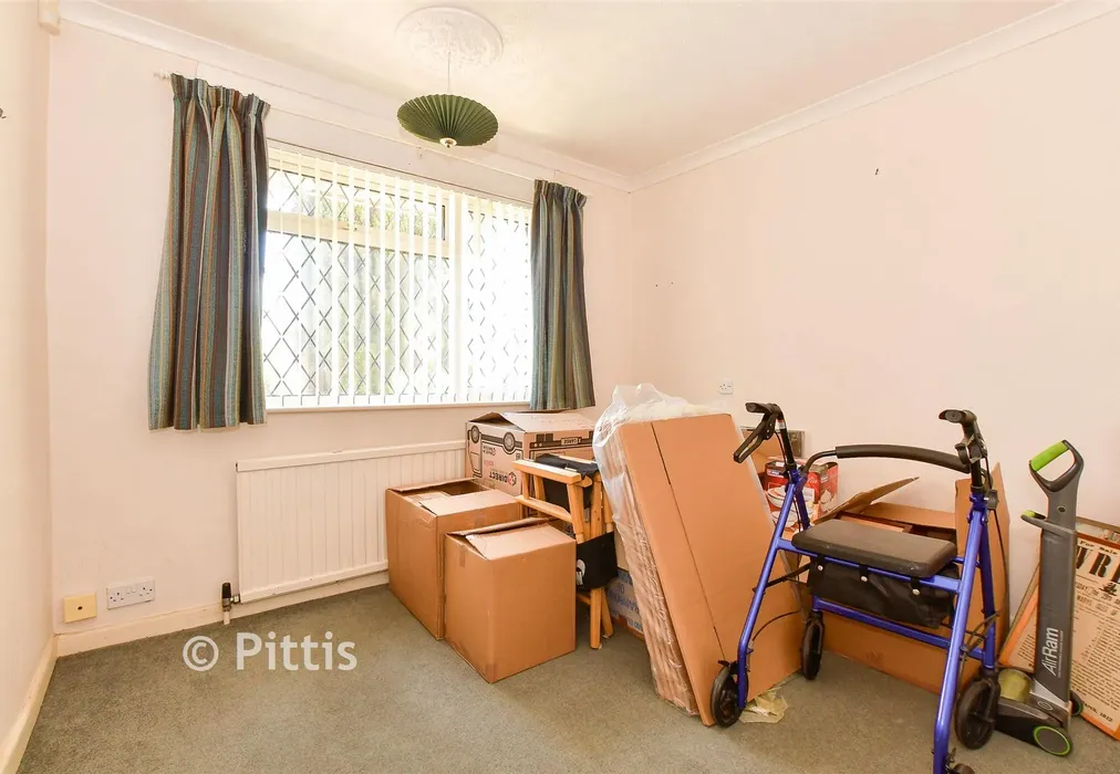 Bedroom 4 - Thornton Manor Drive, Ryde, Isle of Wight - Wards of Kent