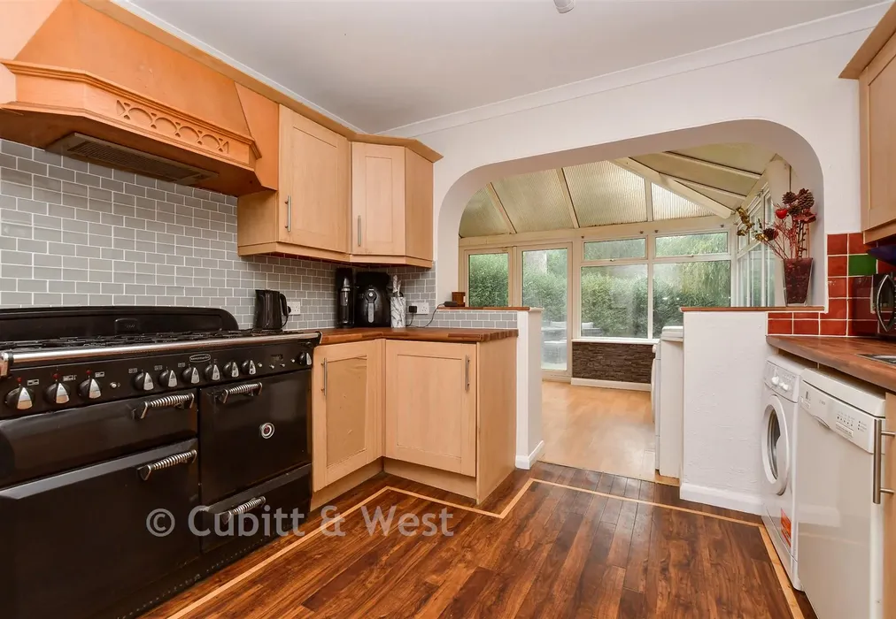 Kitchen - Picquets Way, Banstead, Surrey - Wards of Kent