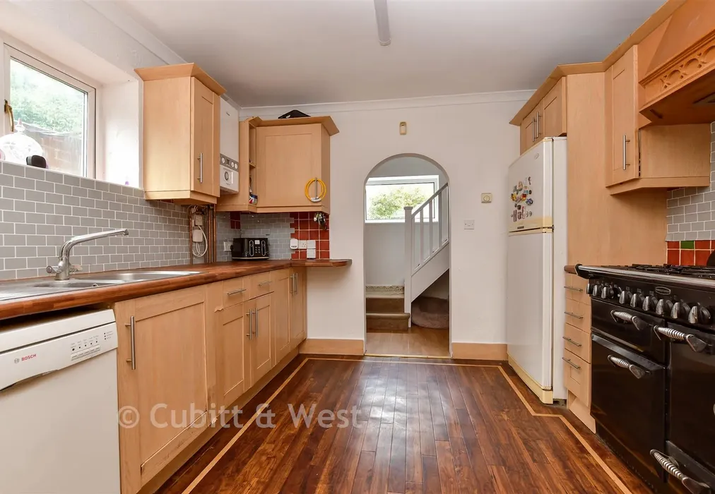 Kitchen - Picquets Way, Banstead, Surrey - Wards of Kent