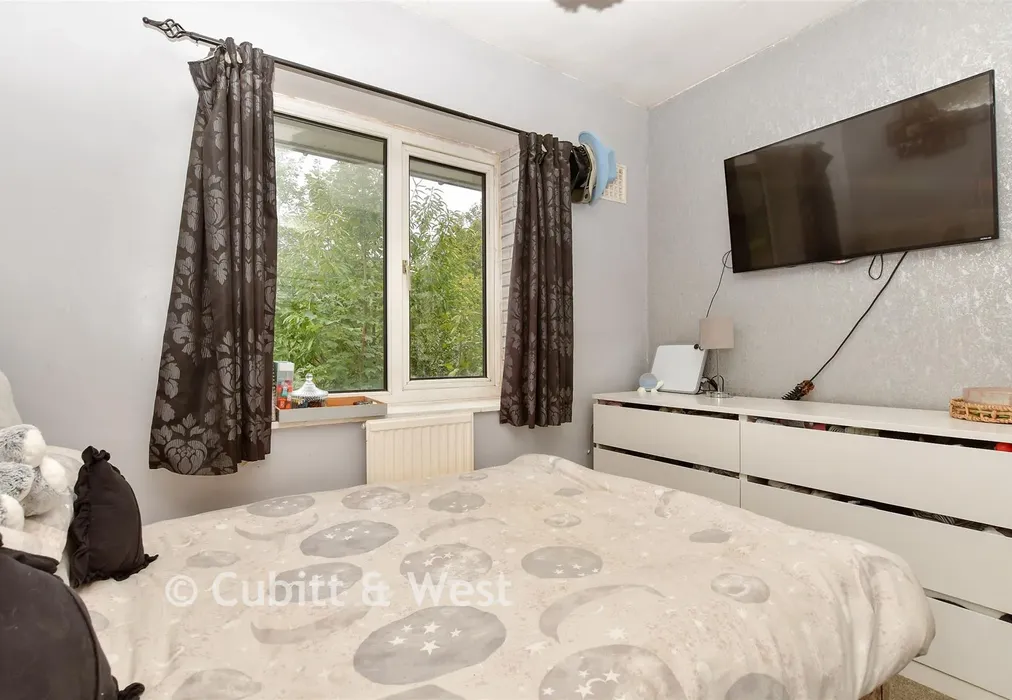 Bedroom 3 - Picquets Way, Banstead, Surrey - Wards of Kent