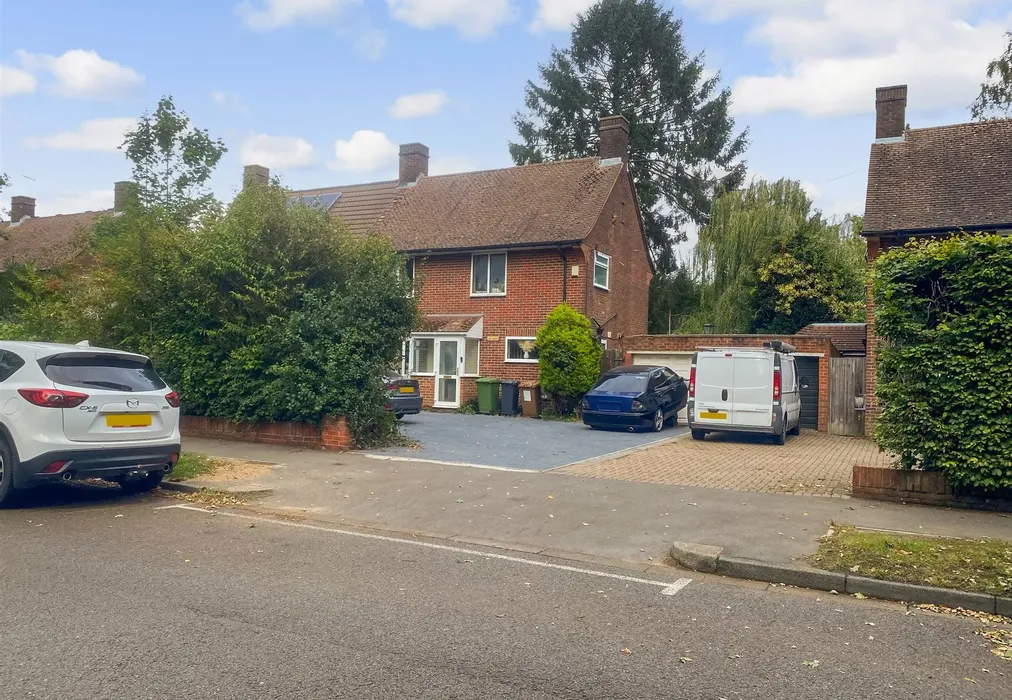 Front - Picquets Way, Banstead, Surrey - Wards of Kent