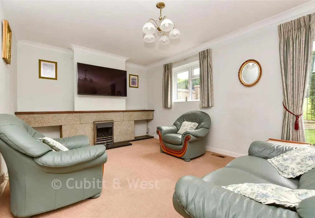 Lounge/Dining Room - Rose Bushes, Epsom Downs, Surrey - Wards of Kent