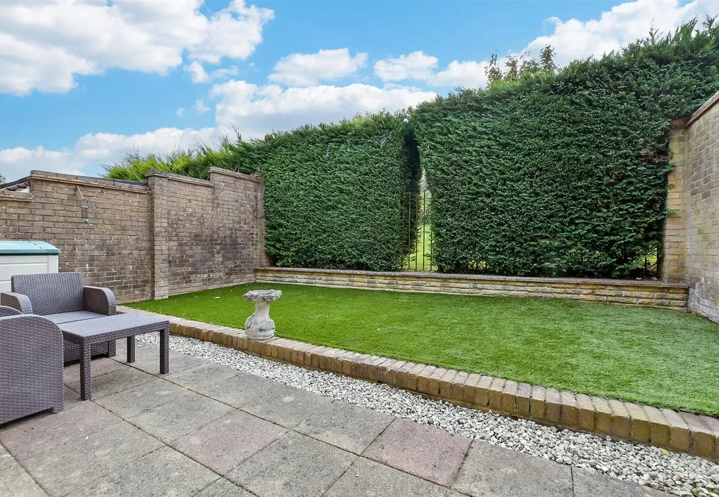 Rear Garden - Rose Bushes, Epsom Downs, Surrey - Wards of Kent