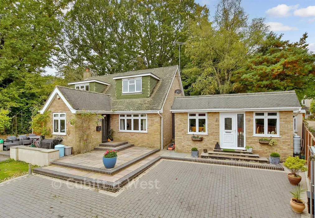 External (Web) - Snow Hill, Copthorne, West Sussex - Wards of Kent