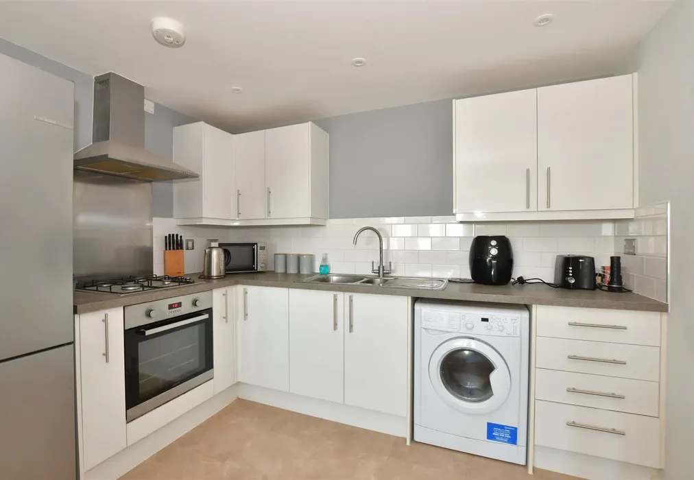 Kitchen - High Street, Ventnor, Isle of Wight - Wards of Kent