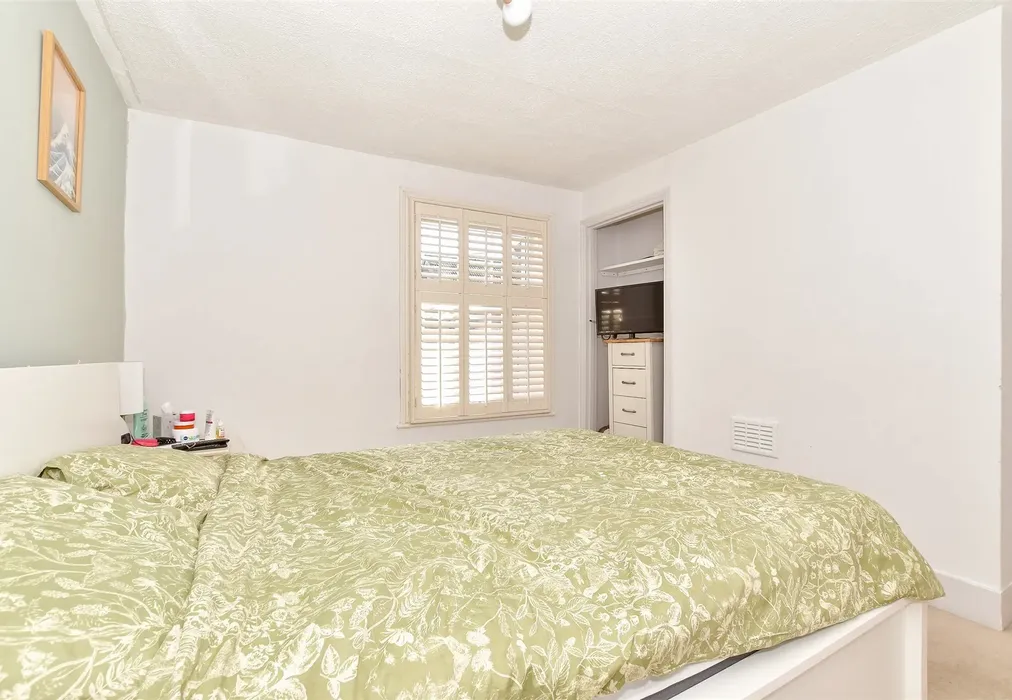 Bedroom 1 - Woodside Road, Tonbridge, Kent - Wards of Kent