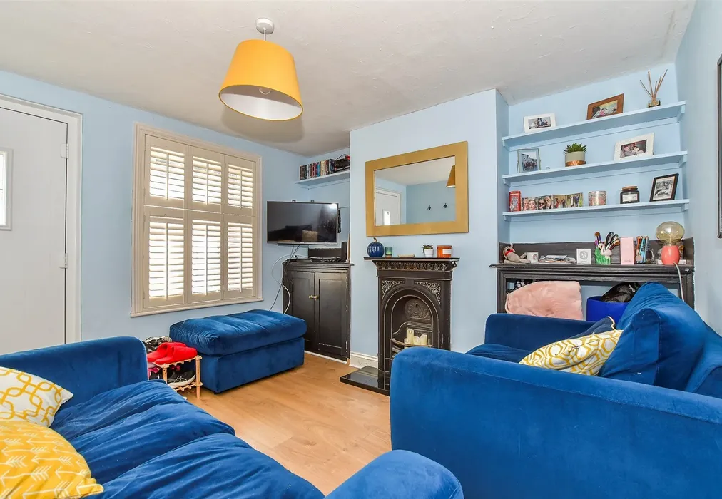 Lounge - Woodside Road, Tonbridge, Kent - Wards of Kent